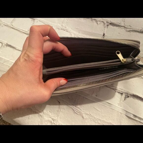 🆕 KENNETH COLE REACTION | Grey Wallet - Picture 4 of 5